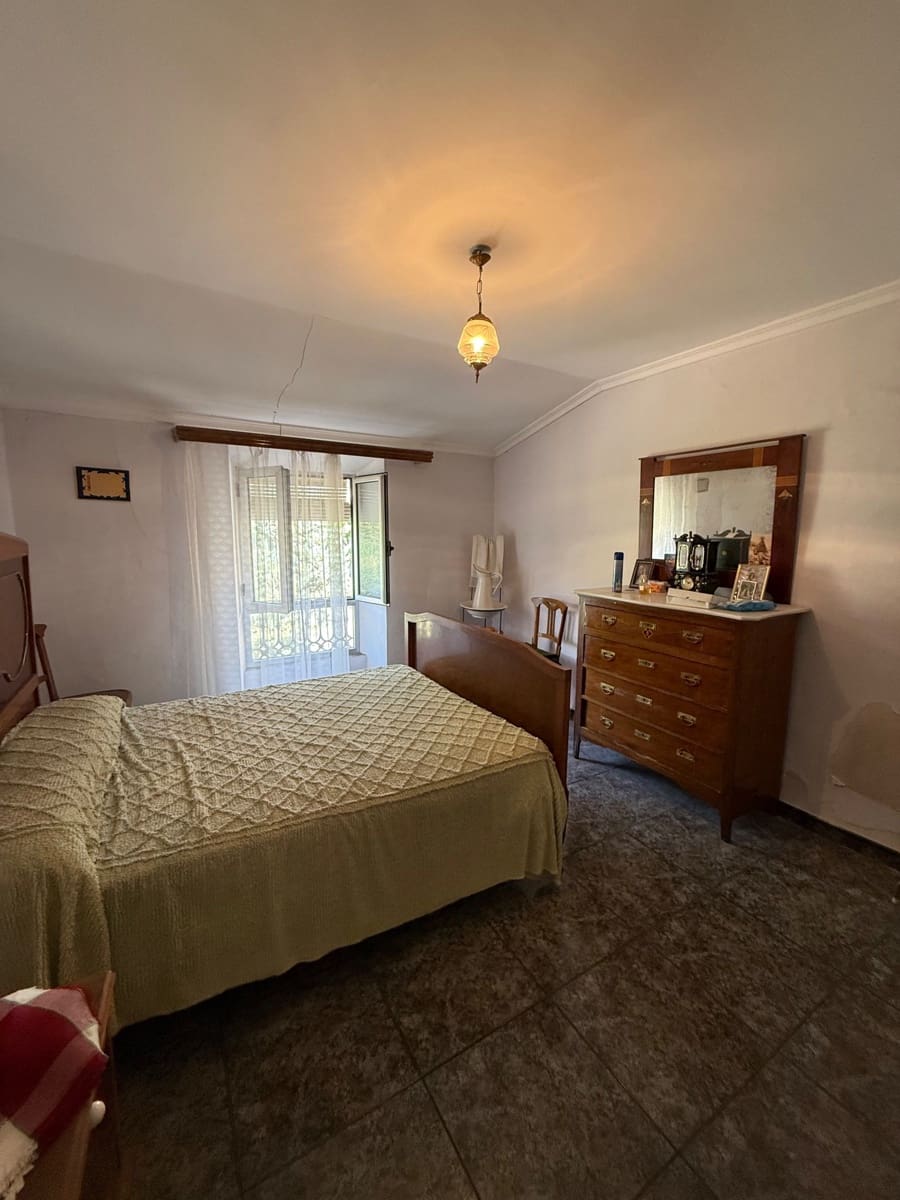 4 bedroom Townhouse for sale in Canada with garage - € 250,000 (Ref: 9499650)