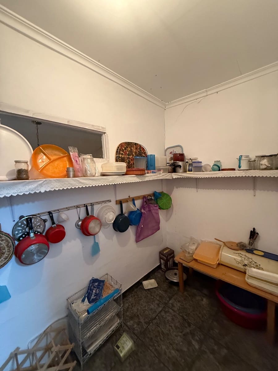 4 bedroom Townhouse for sale in Canada with garage - € 250,000 (Ref: 9499650)