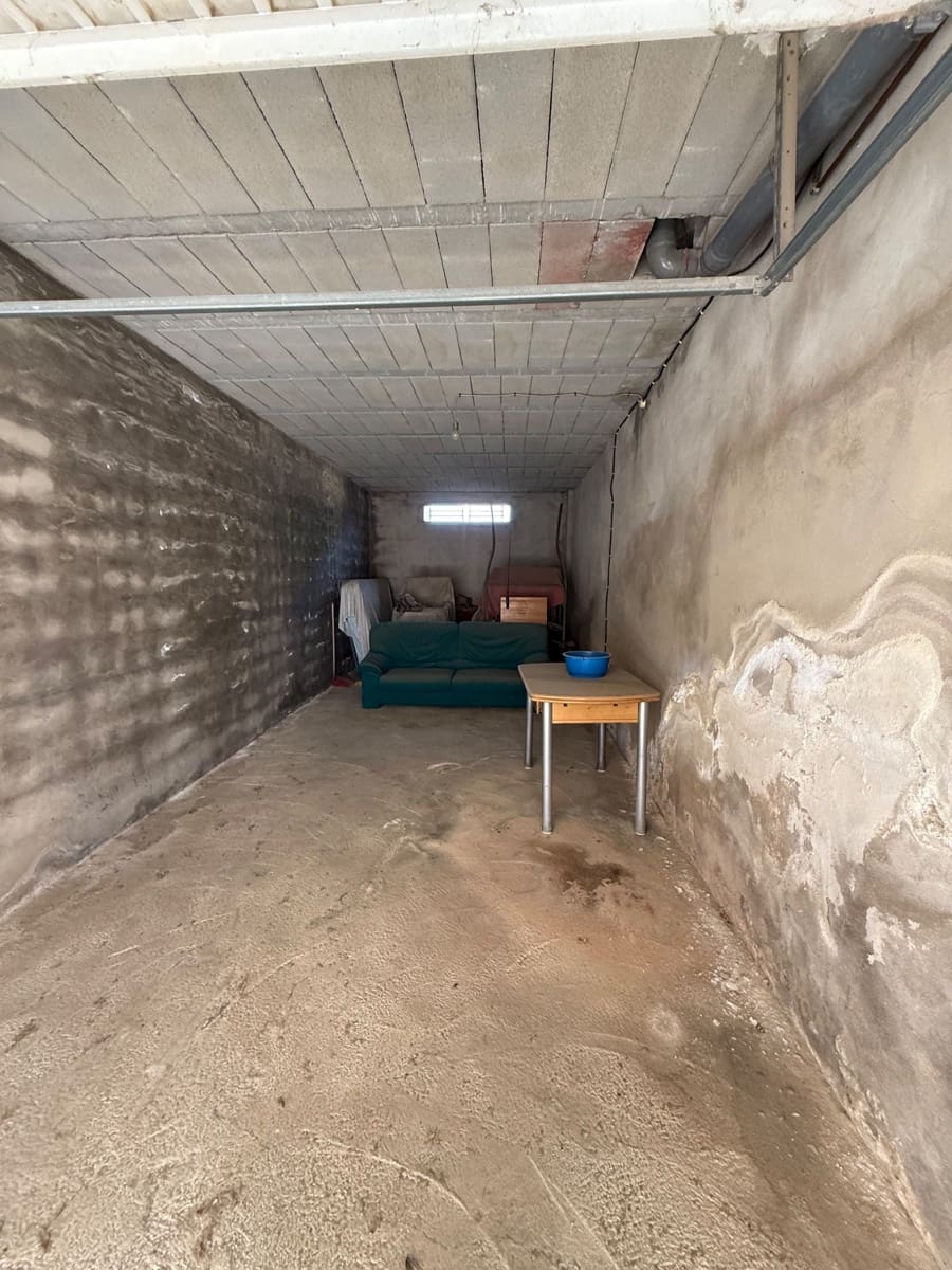 4 bedroom Townhouse for sale in Canada with garage - € 250,000 (Ref: 9499650)