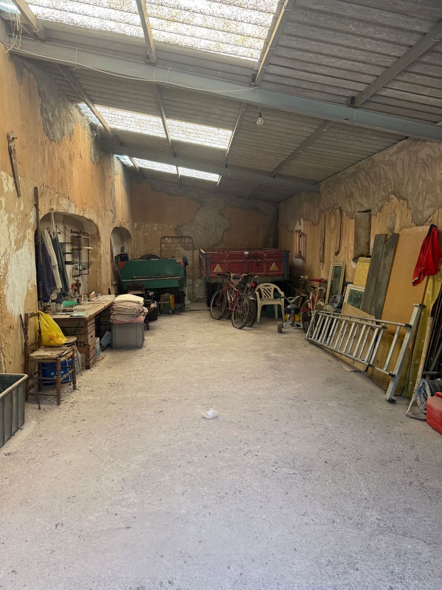 4 bedroom Townhouse for sale in Canada with garage - € 250,000 (Ref: 9499650)