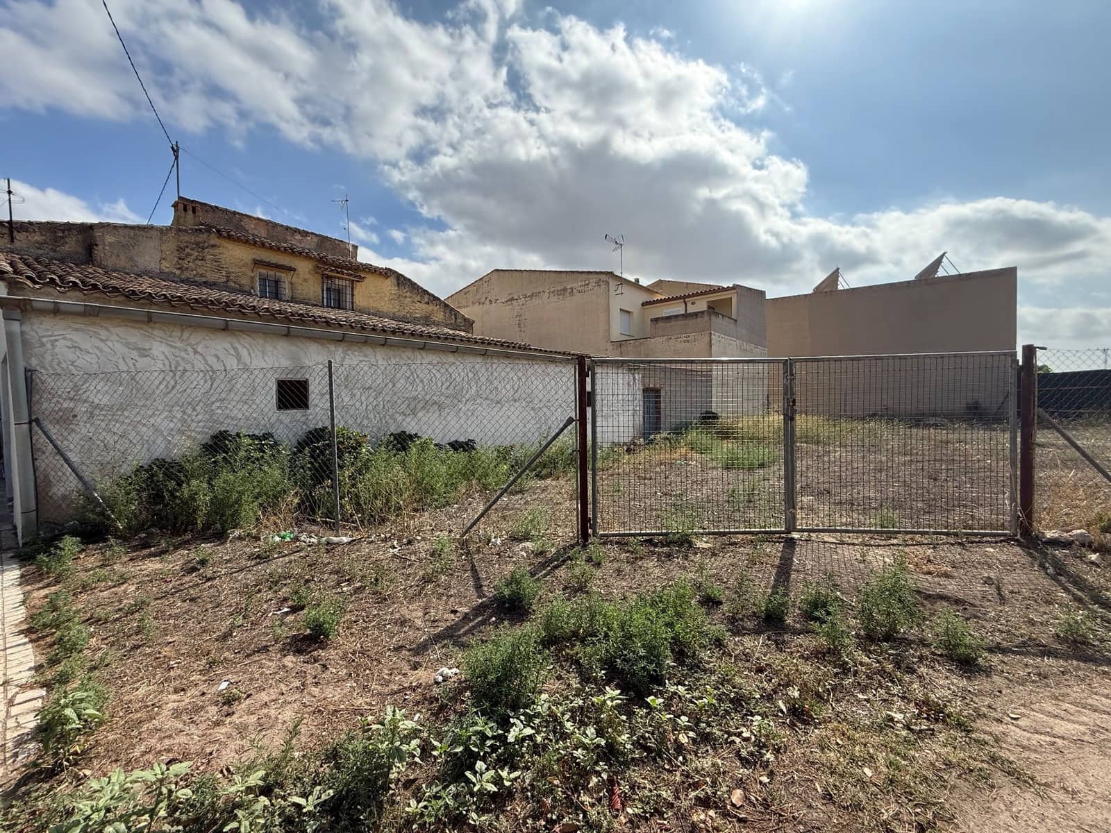 4 bedroom Townhouse for sale in Canada with garage - € 250,000 (Ref: 9499650)