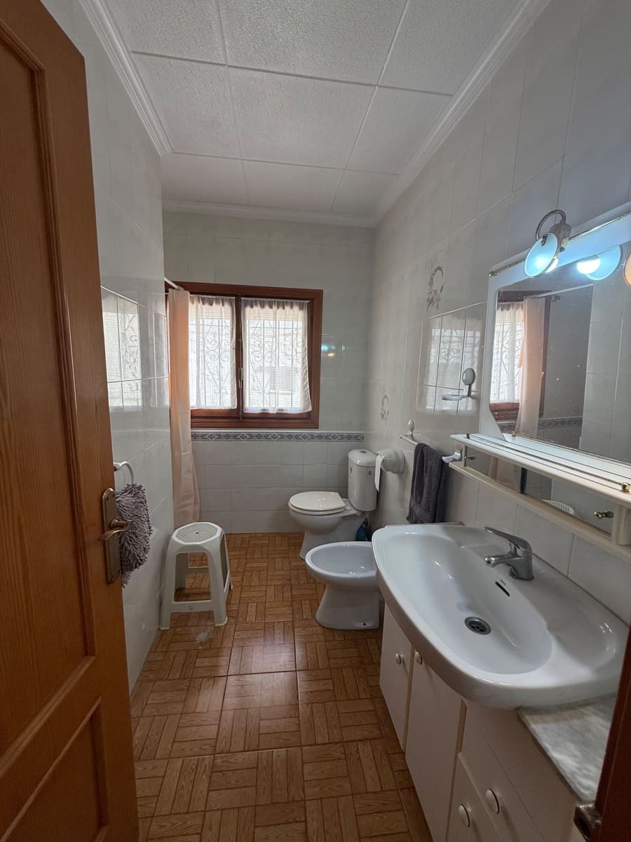 4 bedroom Townhouse for sale in Biar - € 98,000 (Ref: 9917728)