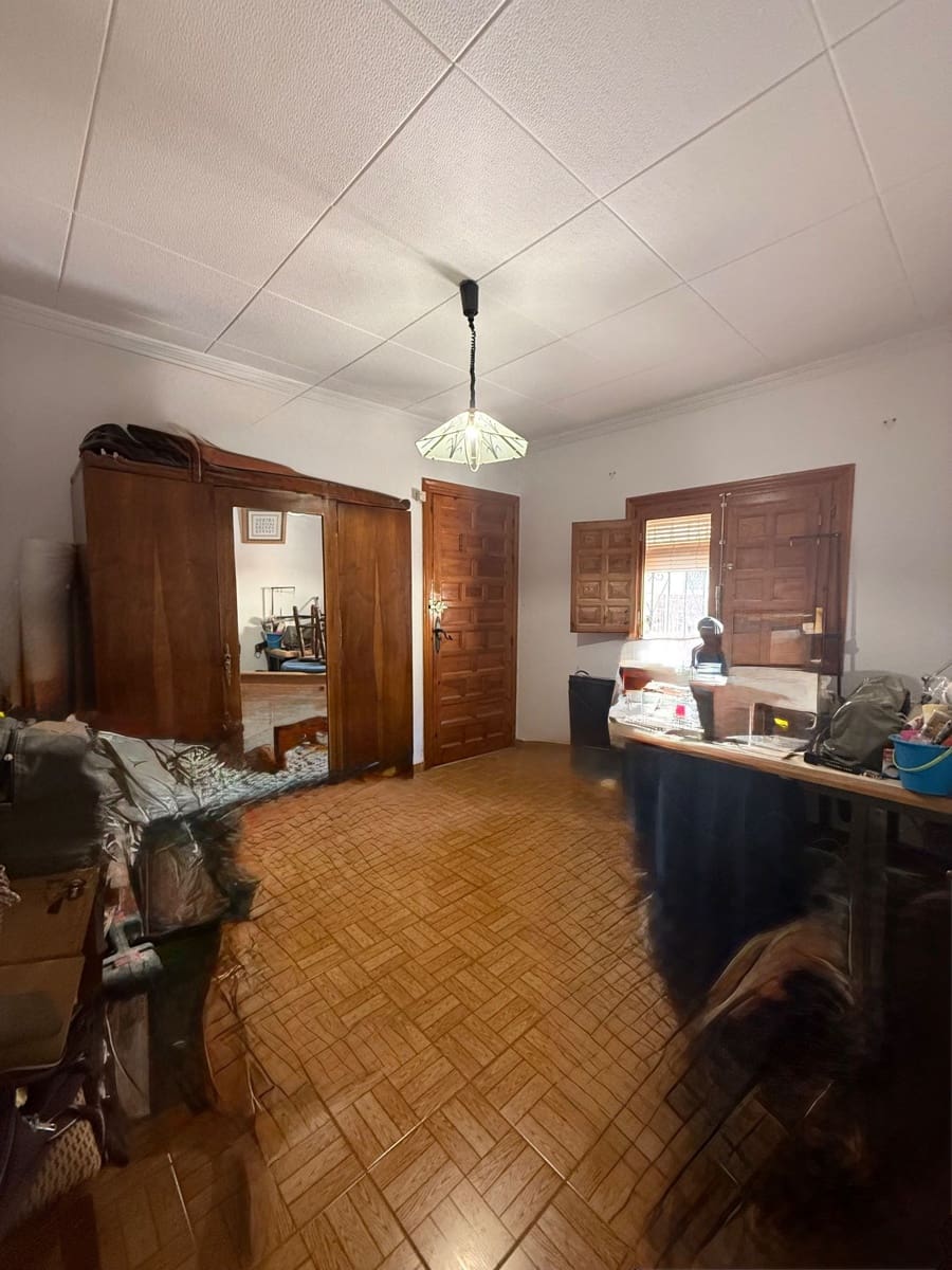 4 bedroom Townhouse for sale in Biar - € 98,000 (Ref: 9917728)