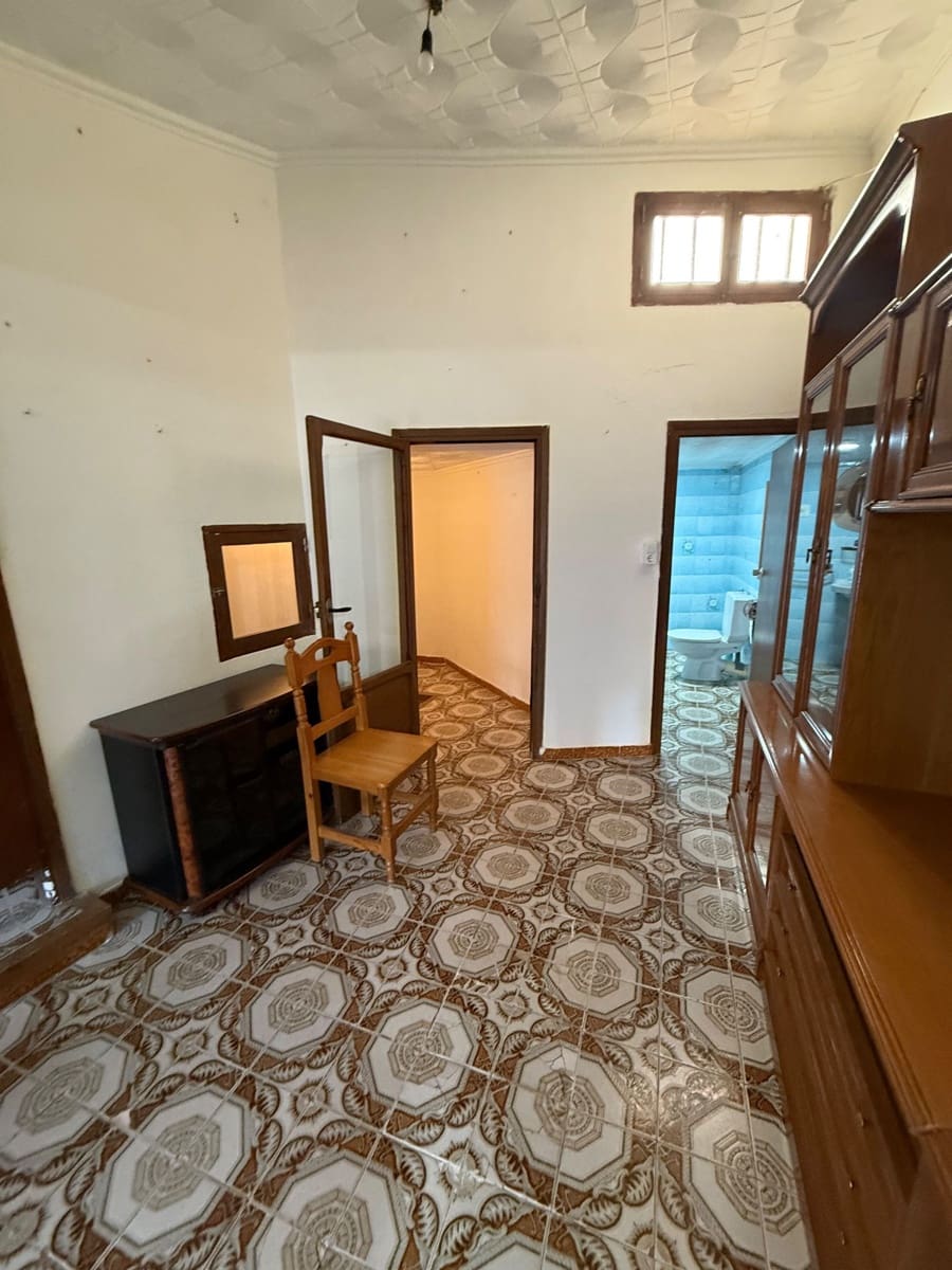 5 bedroom Townhouse for sale in Biar - € 105,000 (Ref: 9935560)
