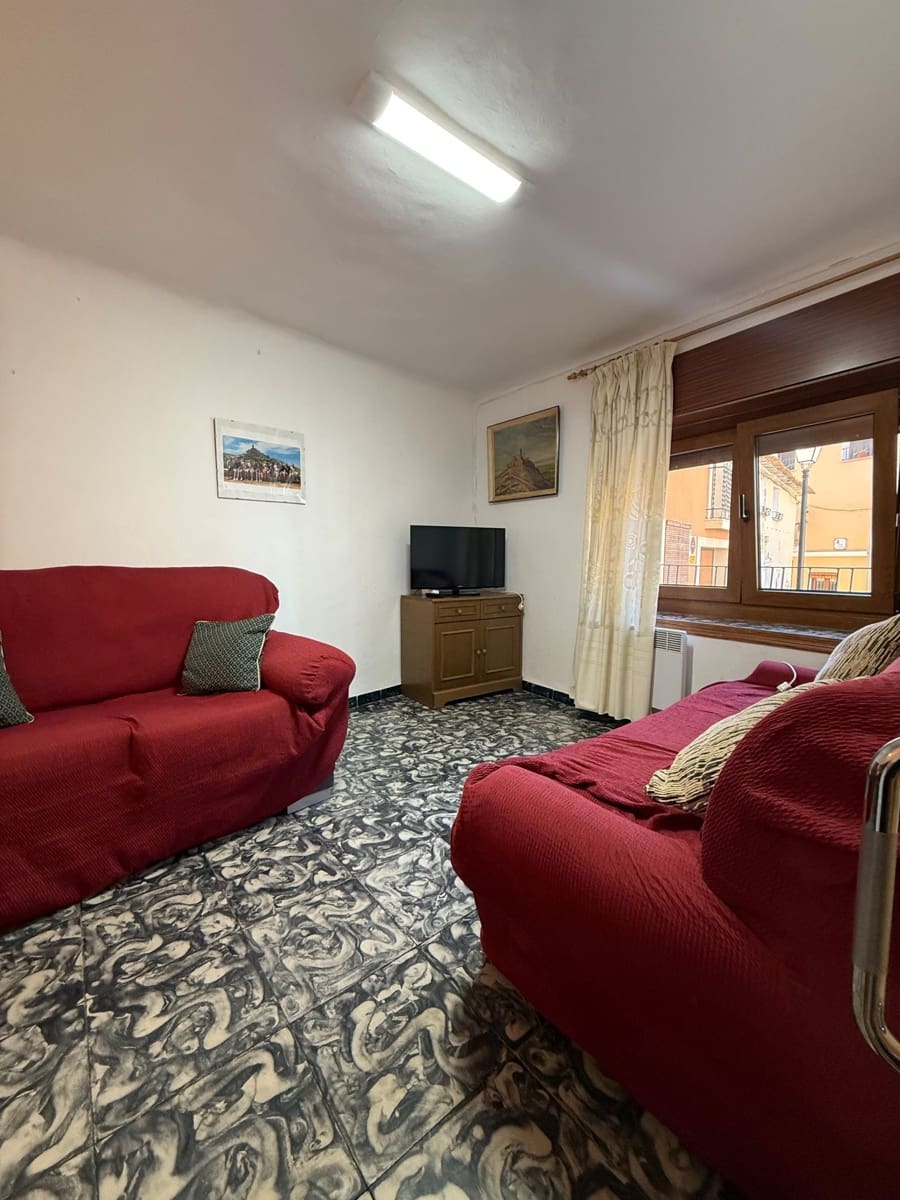 5 bedroom Townhouse for sale in Biar - € 105,000 (Ref: 9935560)