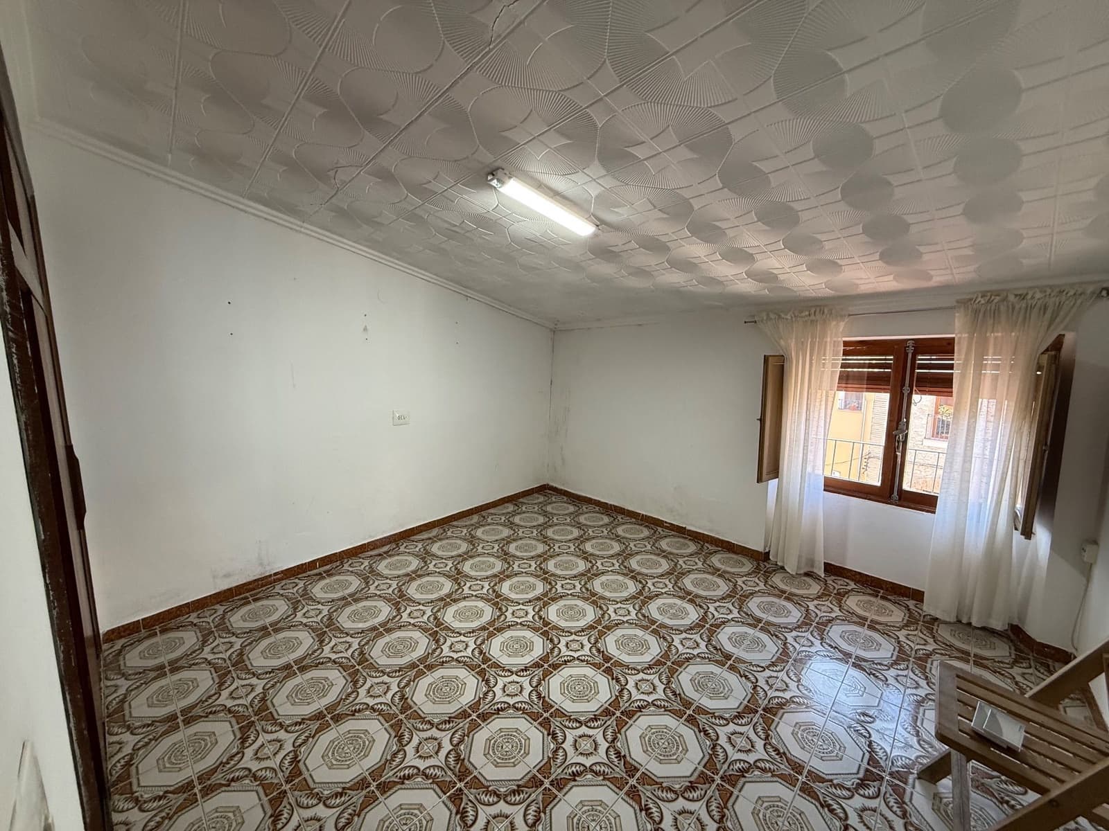 5 bedroom Townhouse for sale in Biar - € 105,000 (Ref: 9935560)