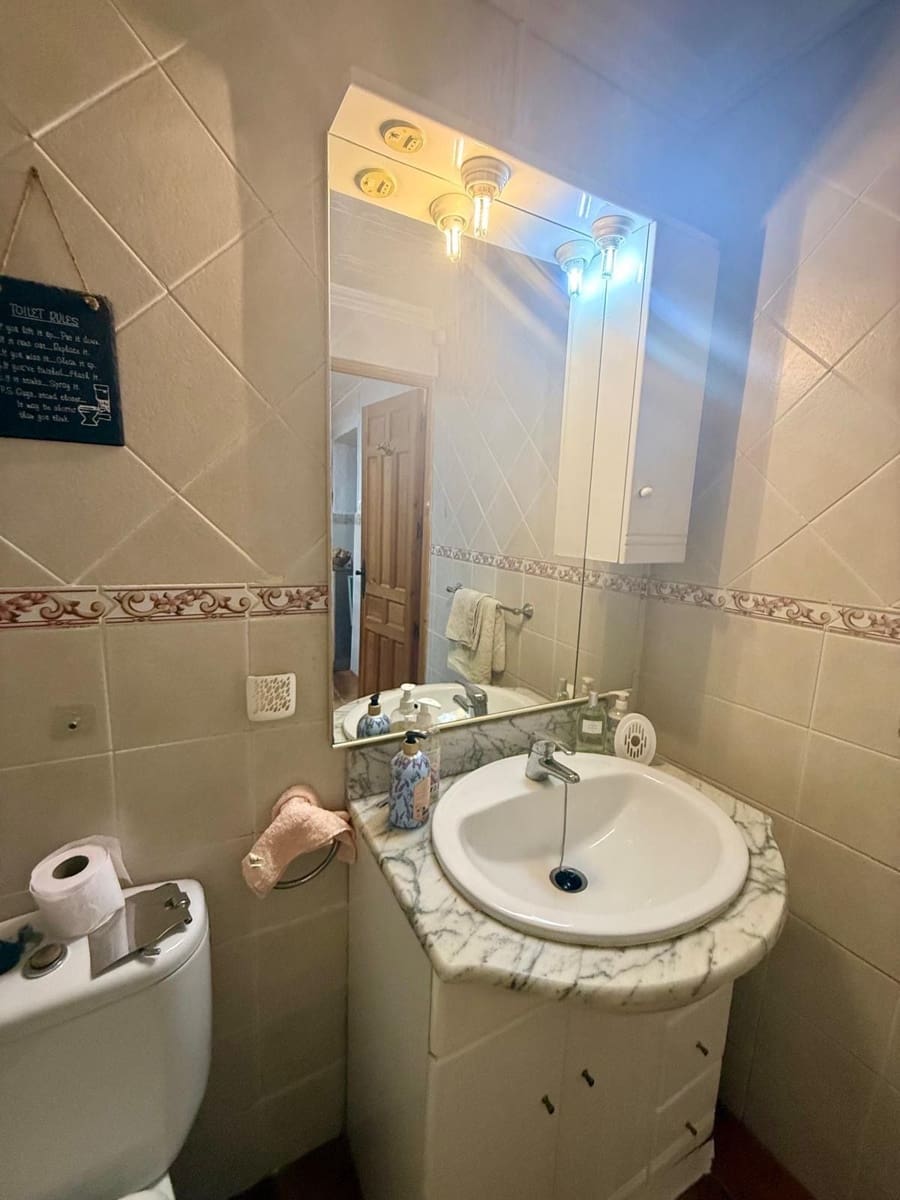 3 bedroom Villa for sale in Villena with pool garage - € 250,000 (Ref: 9949167)