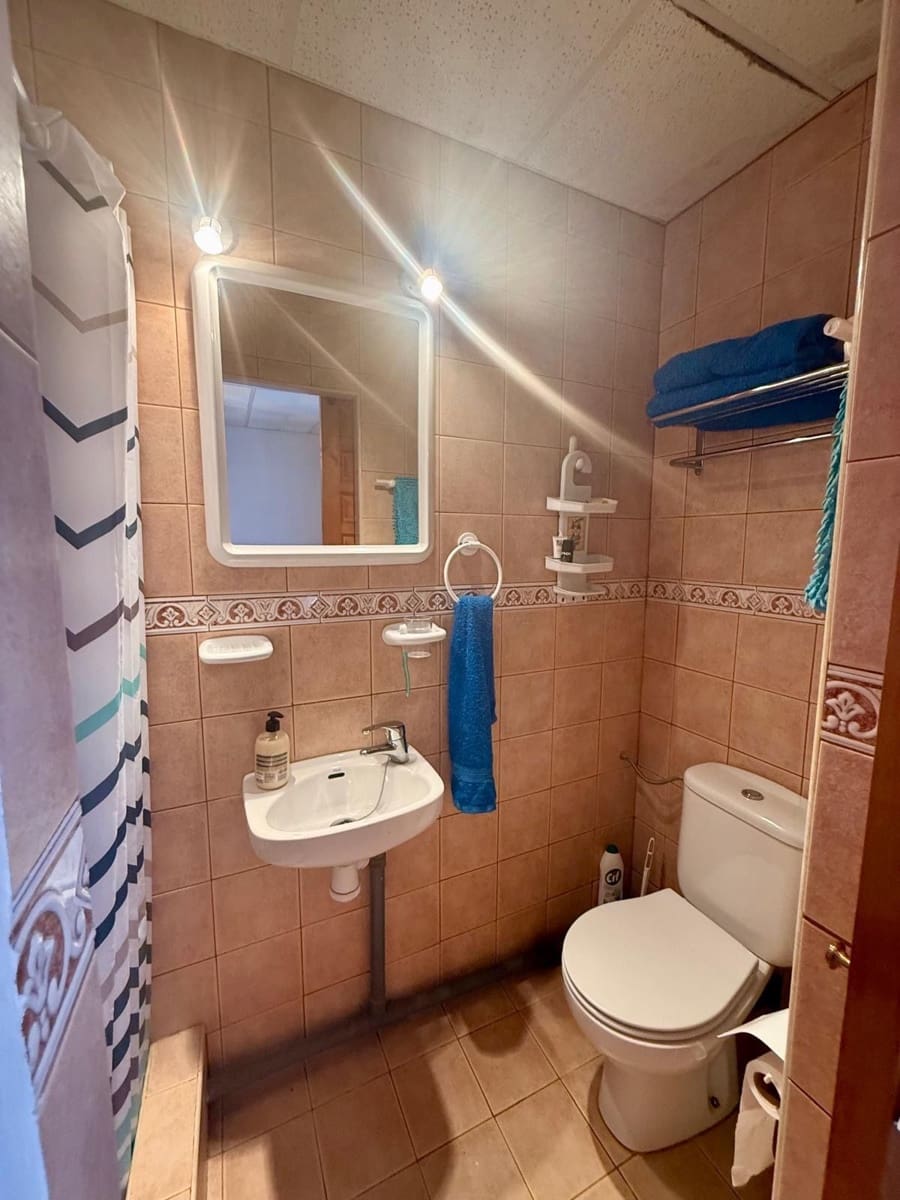 3 bedroom Villa for sale in Villena with pool garage - € 250,000 (Ref: 9949167)