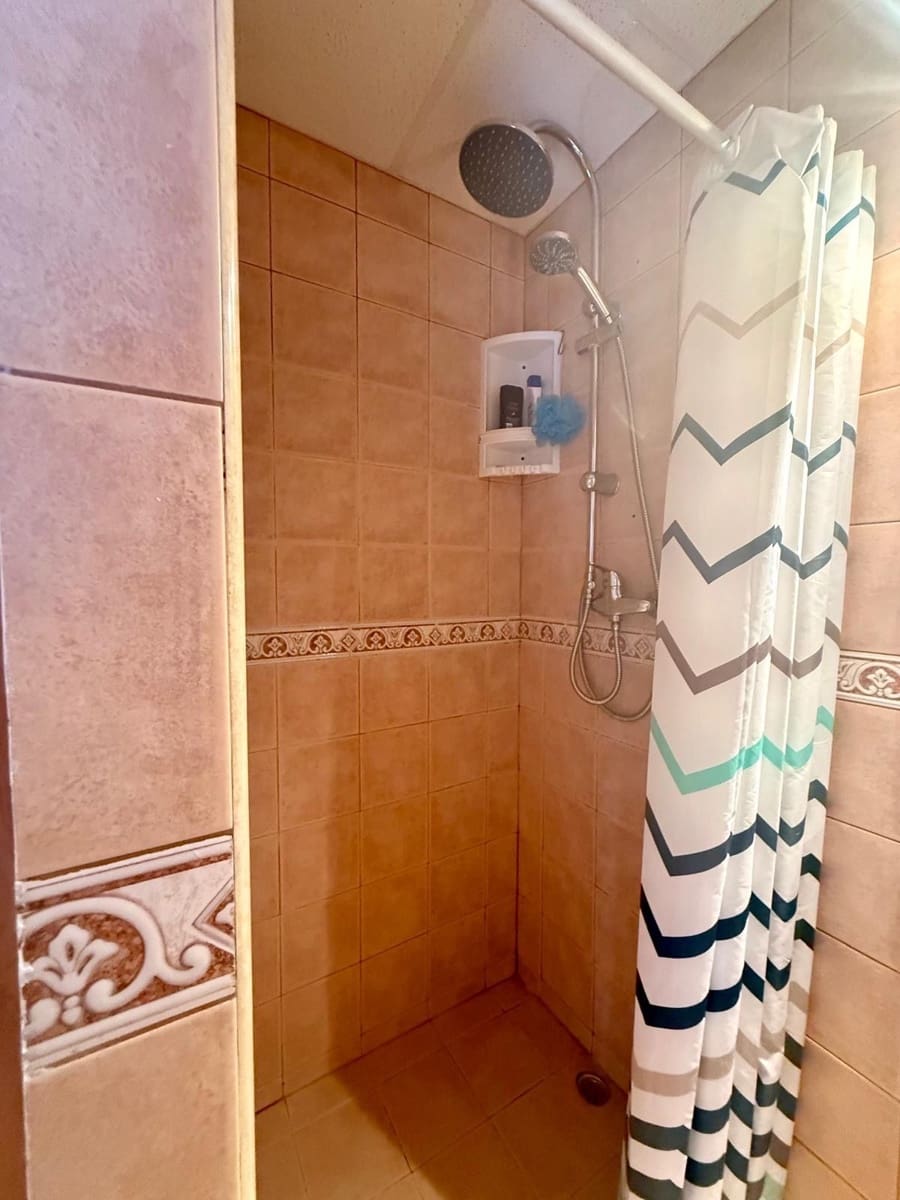 3 bedroom Villa for sale in Villena with pool garage - € 250,000 (Ref: 9949167)