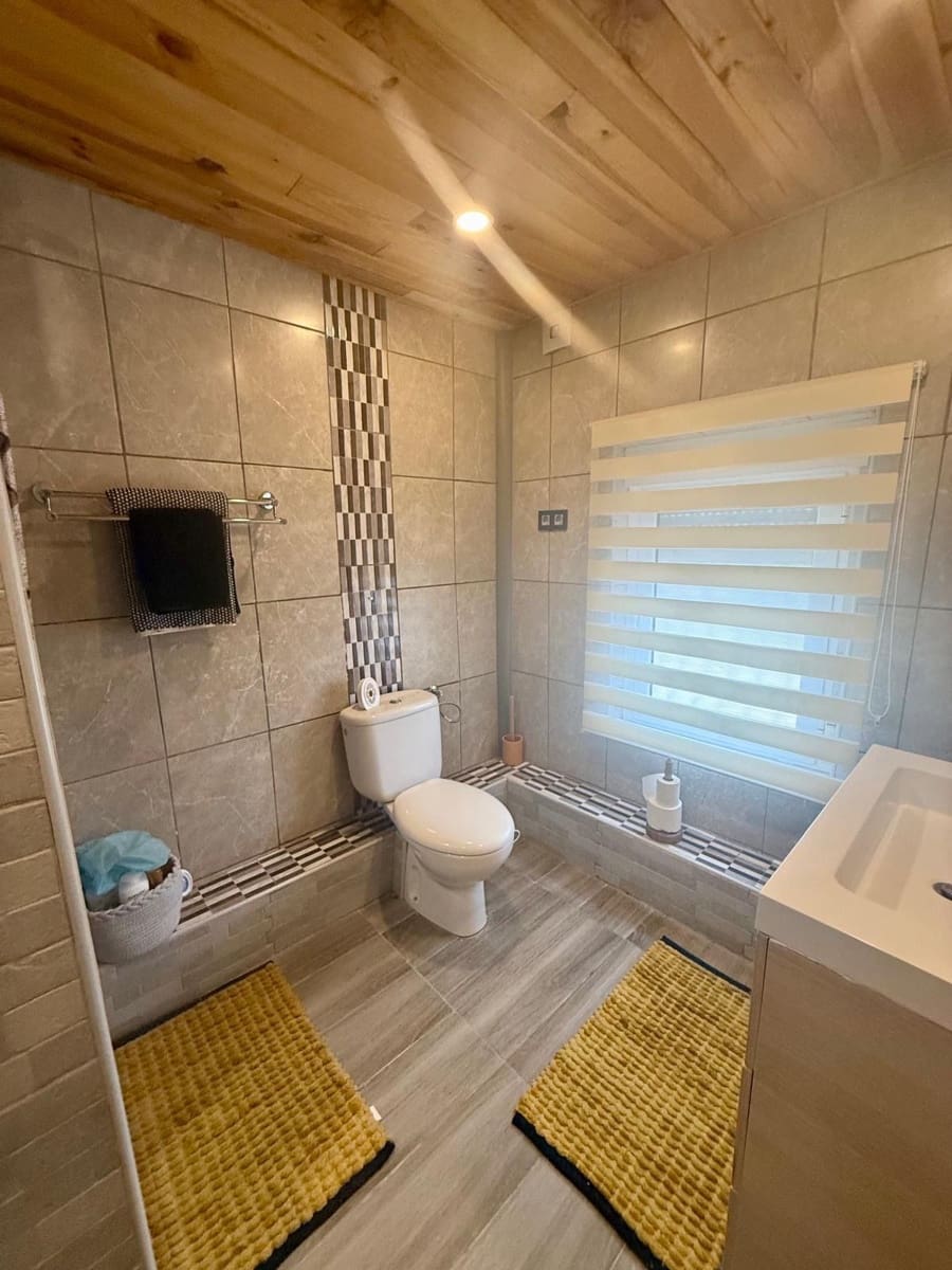 3 bedroom Villa for sale in Villena with pool garage - € 250,000 (Ref: 9949167)