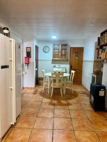 Chalet de 3 habitaciones en Villena en venta con piscina garaje - 250.000 € (Ref: 9949167)