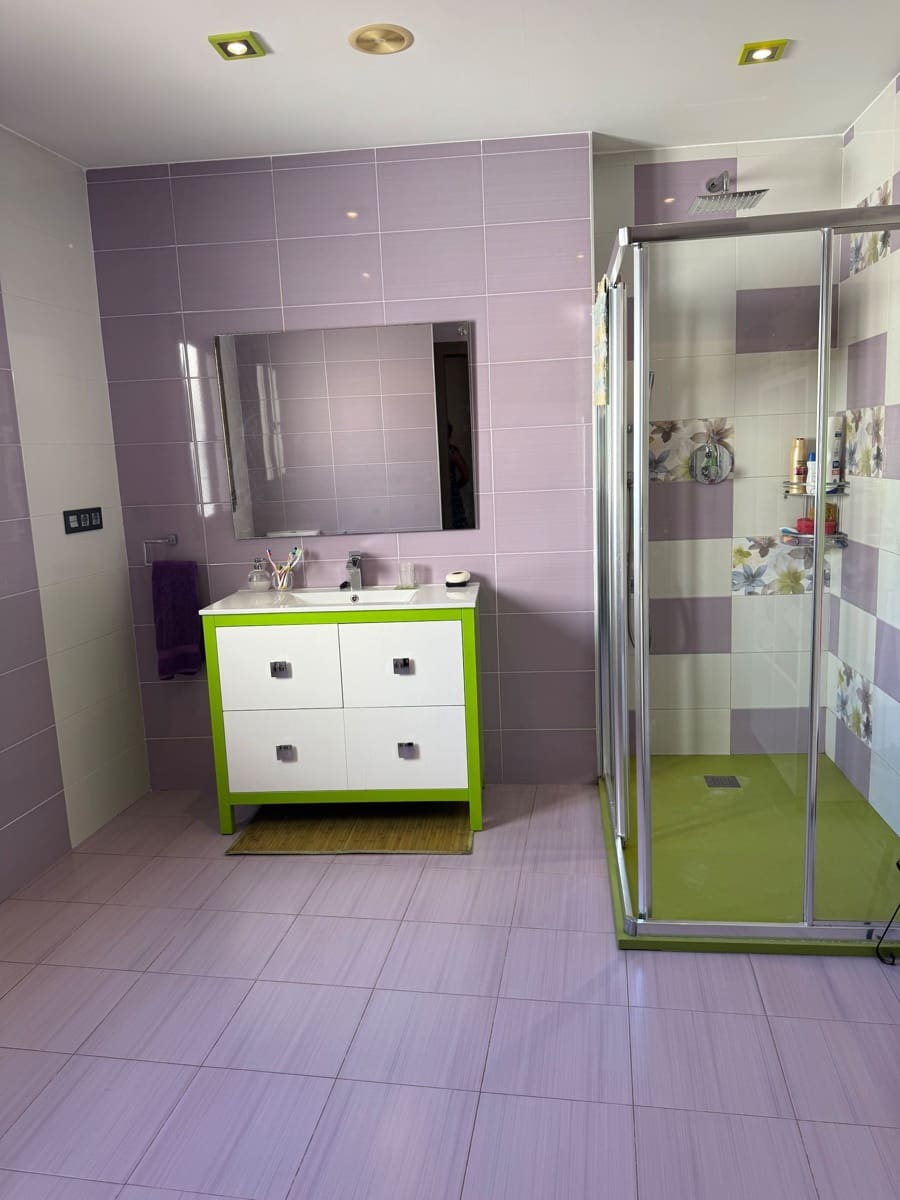 Casa de 4 habitaciones en Villena en venta con garaje - 340.000 € (Ref: 9980197)