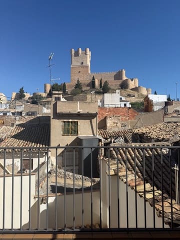 Casa de 4 habitaciones en Villena en venta con garaje - 340.000 € (Ref: 9980197)
