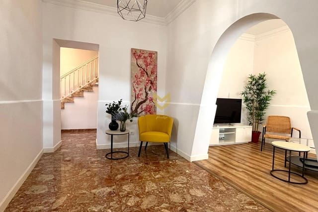 5 slaapkamer Villa te koop in Casco Urbano, Adeje - € 540.000 (Ref: 10072615)