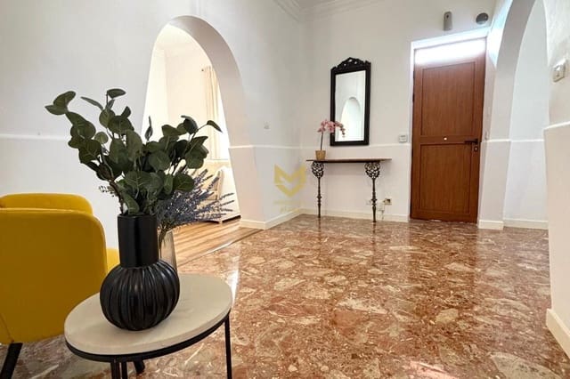 5 slaapkamer Villa te koop in Casco Urbano, Adeje - € 540.000 (Ref: 10072615)