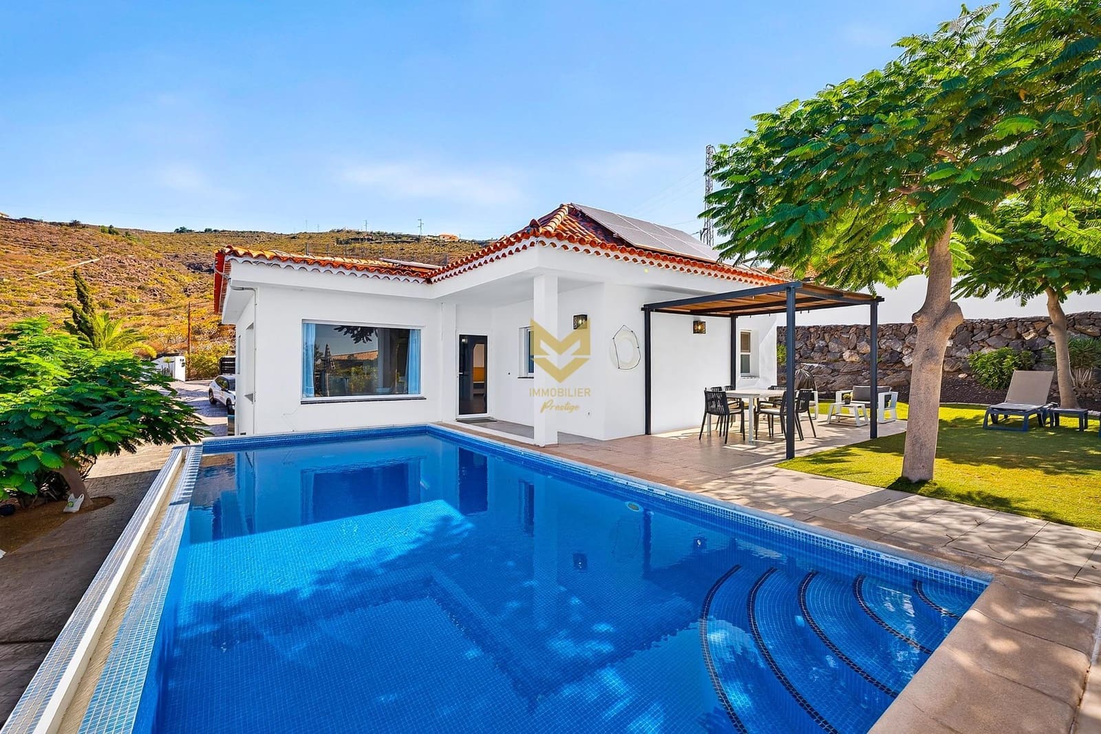3 soveværelse Villa til salg i Las Moraditas med swimmingpool garage - € 1.050.000 (Ref: 10139854)