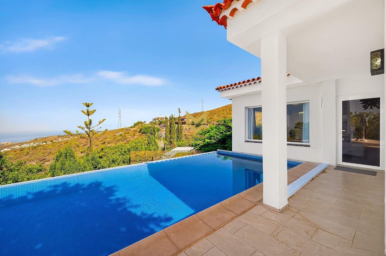 3 bedroom Villa for sale in Las Moraditas with pool garage - € 1,050,000 (Ref: 10139854)