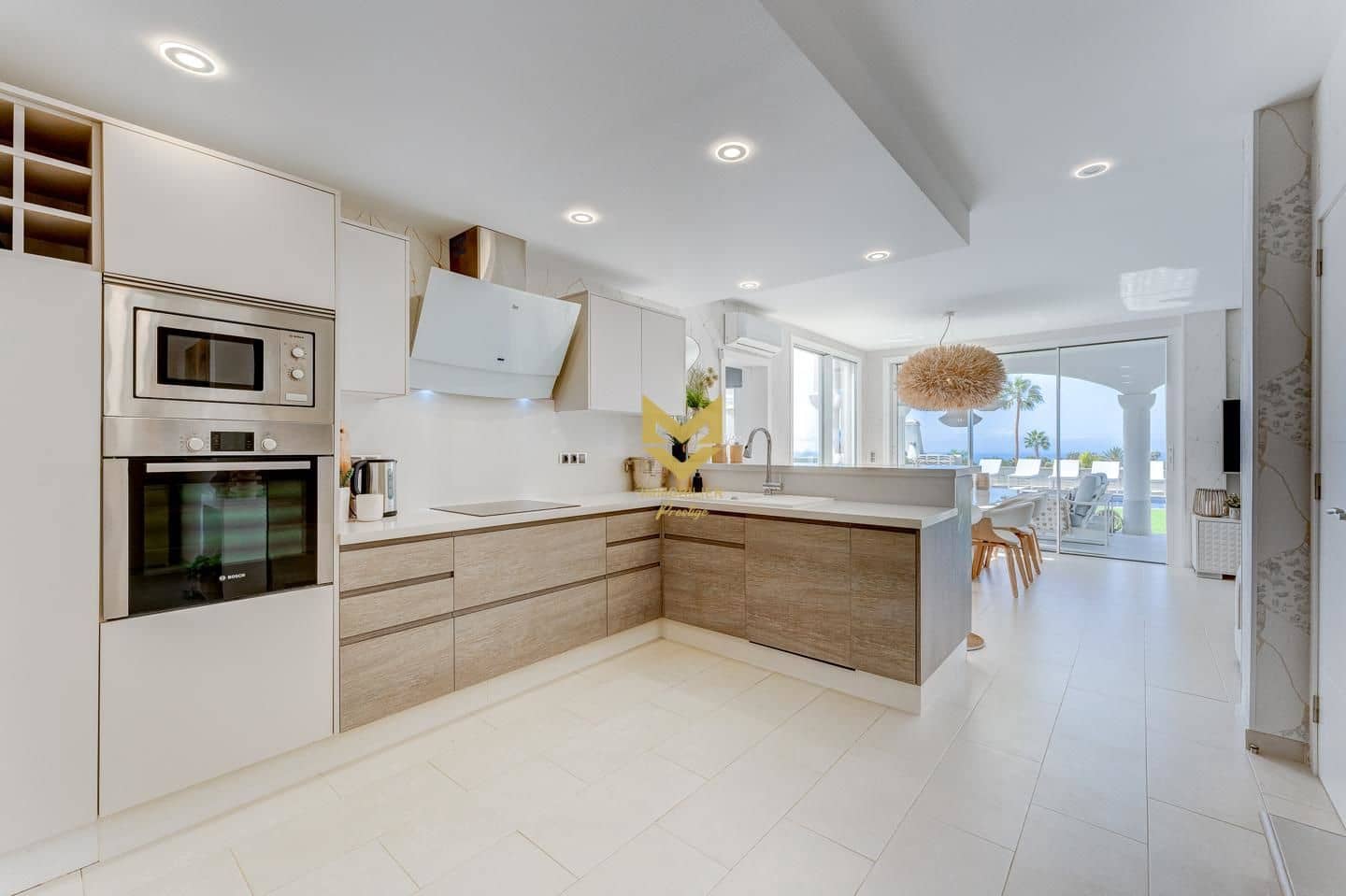 3 soveværelse Villa til salg i Adeje med swimmingpool - € 1.650.000 (Ref: 7225247)