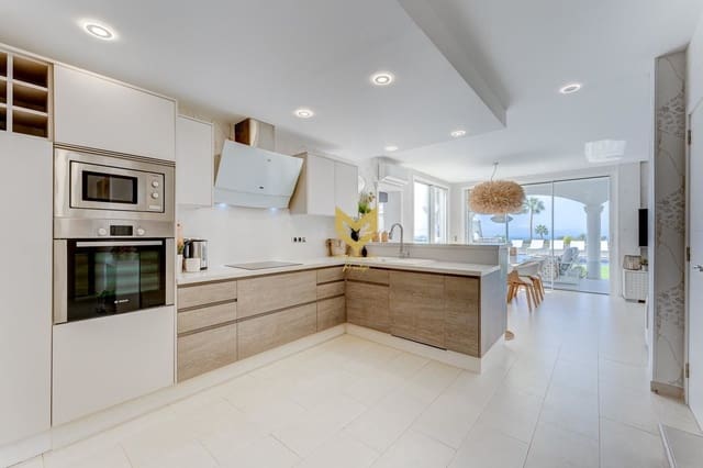 3 chambre Villa/Maison à vendre à La Caleta Adeje, Adeje avec piscine - 1 650 000 € (Ref: 7225247)