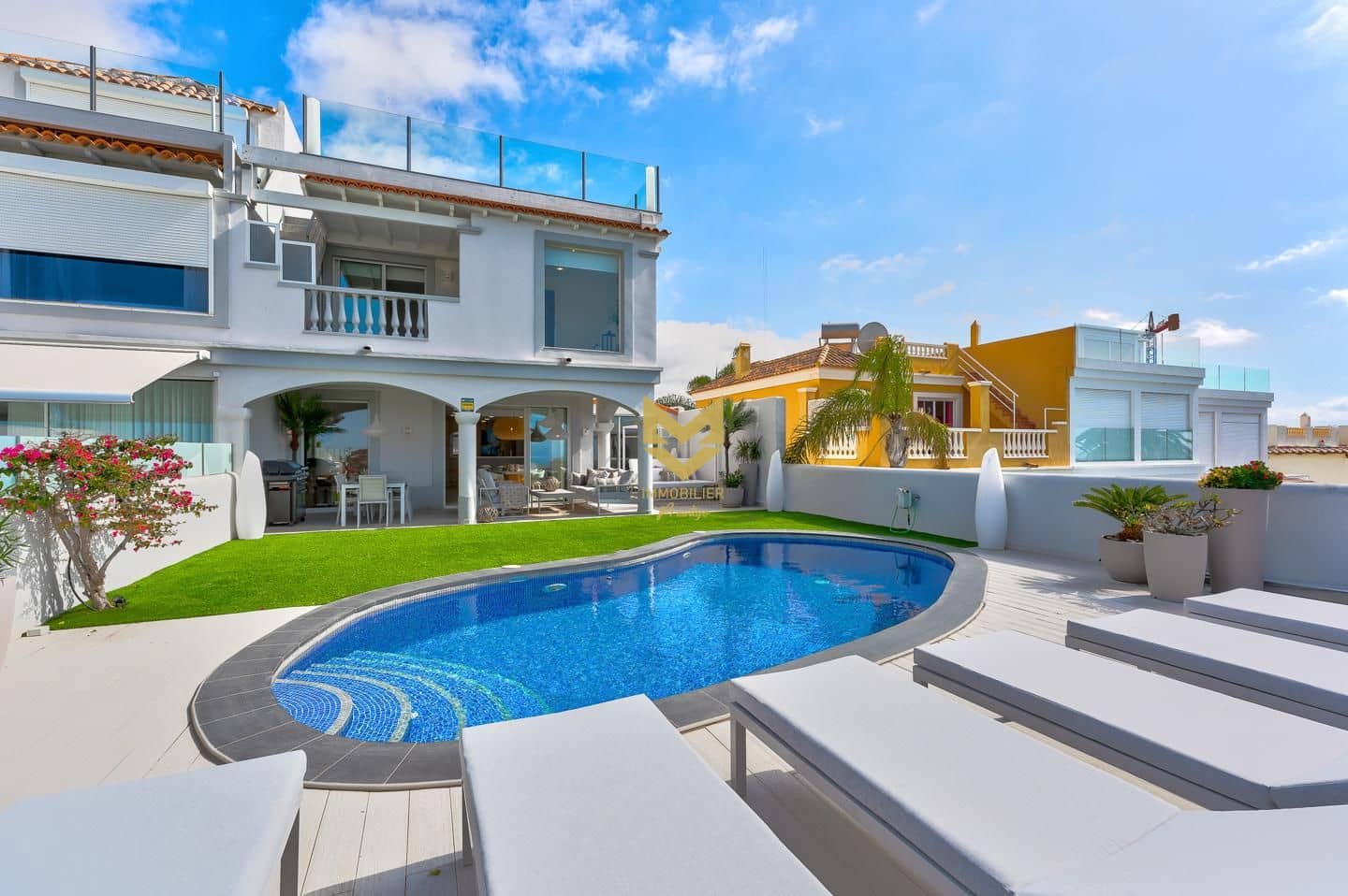 3 soveværelse Villa til salg i Adeje med swimmingpool - € 1.650.000 (Ref: 7225247)