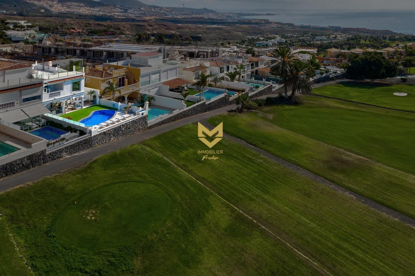 3 soveværelse Villa til salg i Adeje med swimmingpool - € 1.650.000 (Ref: 7225247)