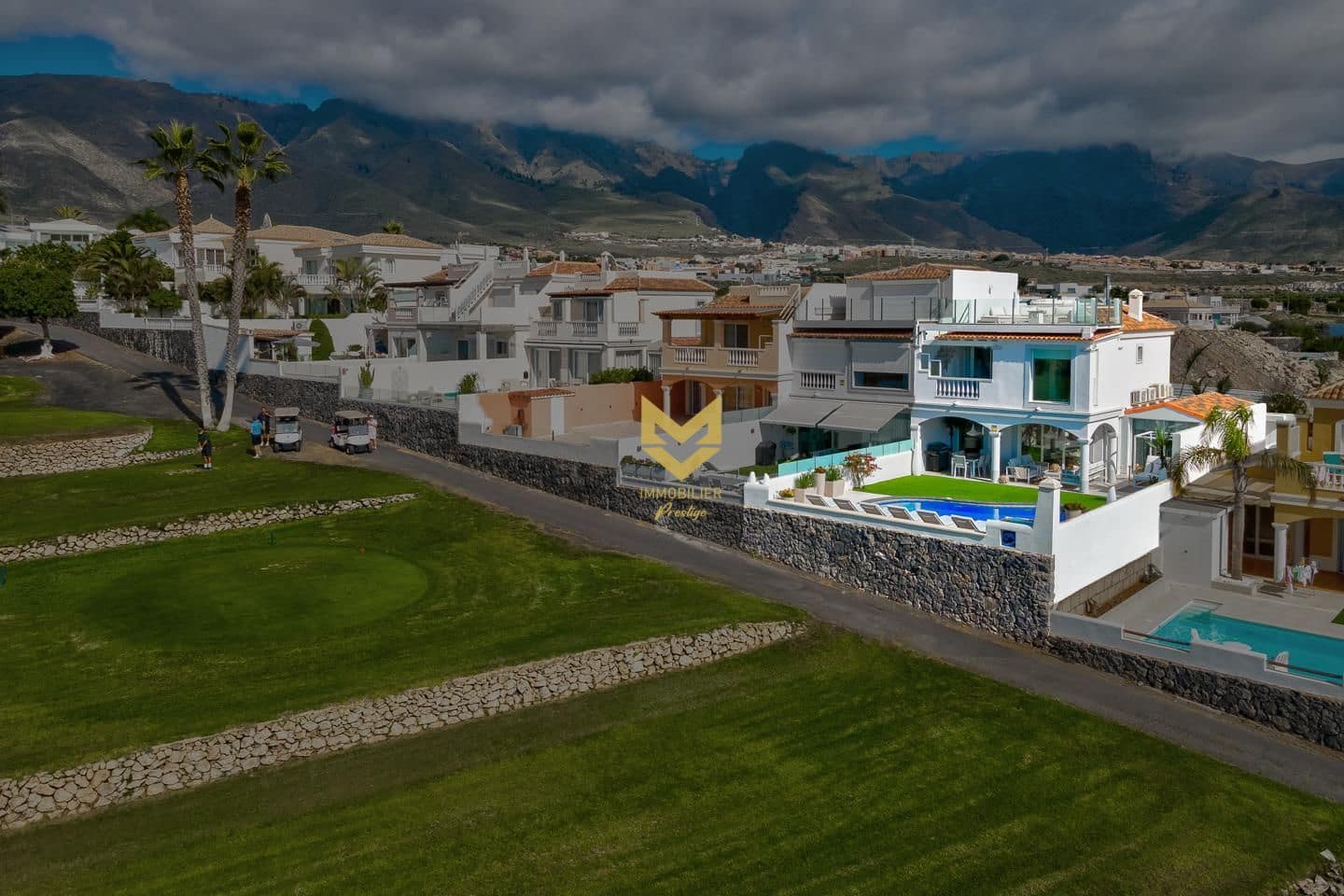 3 soveværelse Villa til salg i Adeje med swimmingpool - € 1.650.000 (Ref: 7225247)