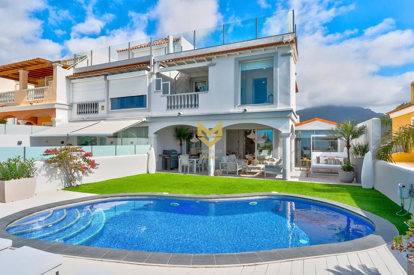 3 soveværelse Villa til salg i Adeje med swimmingpool - € 1.650.000 (Ref: 7225247)