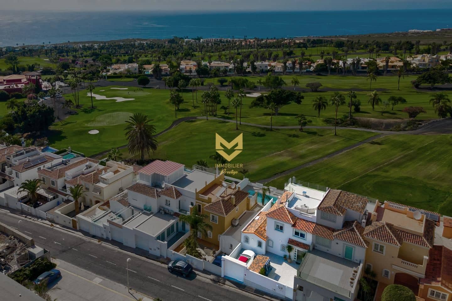 3 soveværelse Villa til salg i Adeje med swimmingpool - € 1.650.000 (Ref: 7225247)