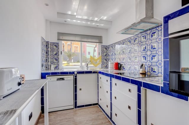 2 sovrum Villa till salu i Callao Salvaje - Playa Paraíso, Adeje med pool - 440 000 € (Ref: 7512033)