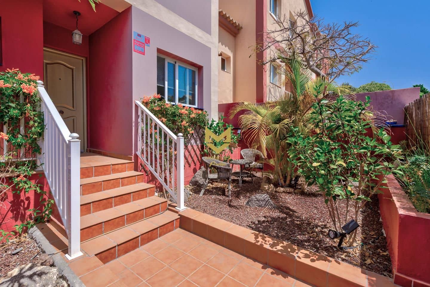 2 sovrum Villa till salu i Adeje med pool - 440 000 € (Ref: 7512033)