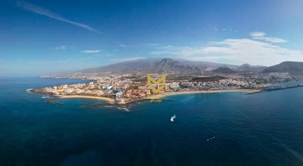 Ubebygd land til salgs i Los Cristianos, Arona - € 5 900 000 (Ref: 7589779)