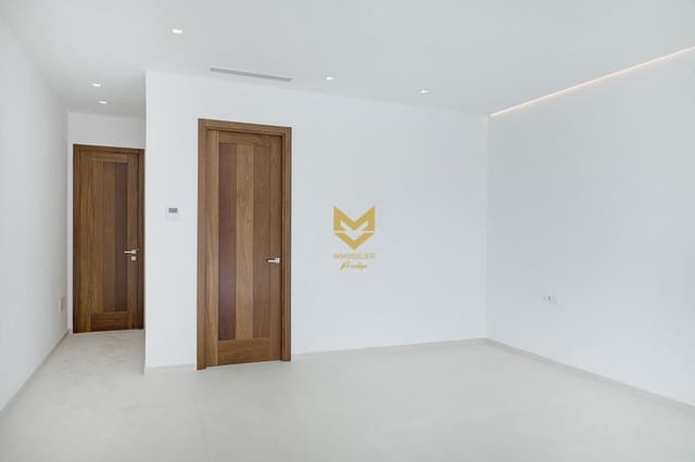 5 makuuhuone Huvila myytävänä paikassa Casco Urbano, Adeje mukana uima-altaan - 5 950 000 € (Ref: 7599511)