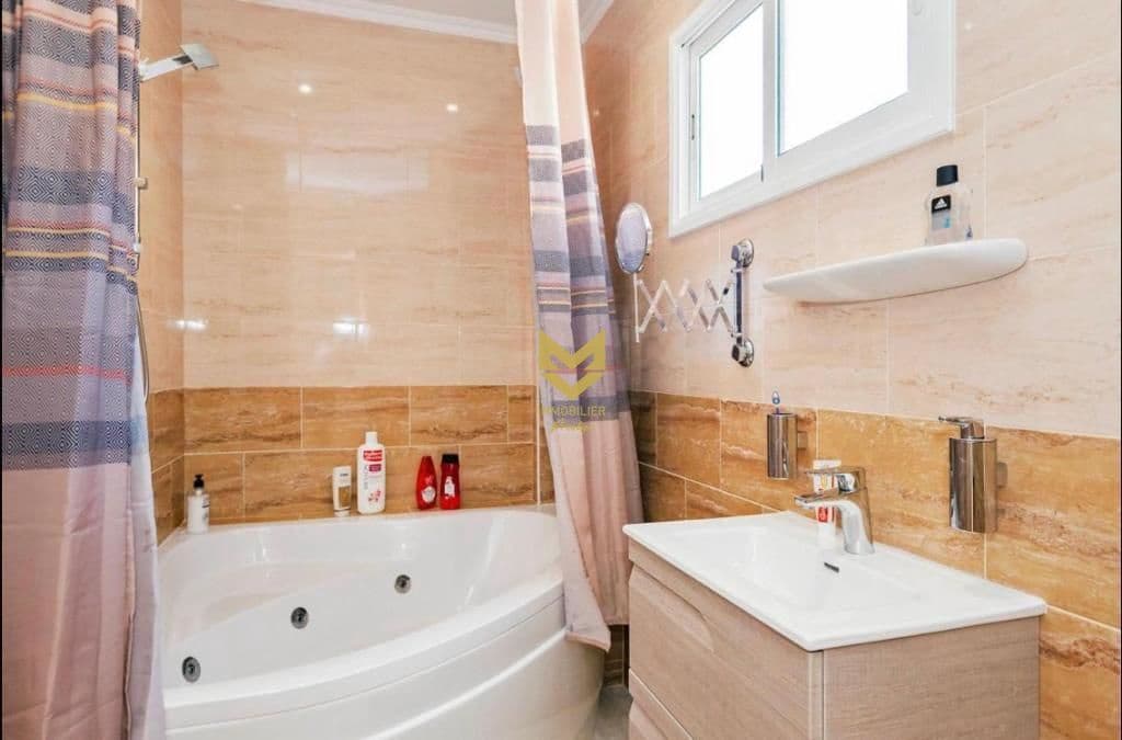 3 soveværelse Villa til salg i Costa Adeje med swimmingpool garage - € 630.000 (Ref: 8129545)