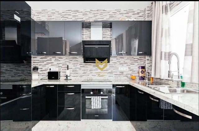 3 soverom Villa til salgs i Torviscas Centro y Alto, Adeje med svømmebasseng garasje - € 630 000 (Ref: 8129545)