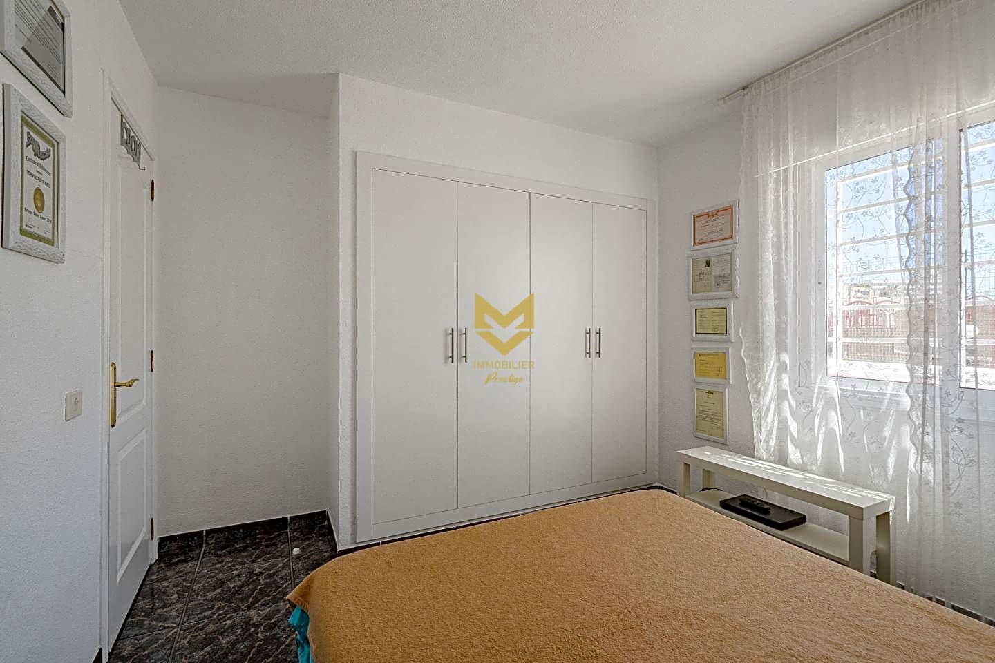 3 soveværelse Lejlighed til salg i San Eugenio - € 445.000 (Ref: 8397844)