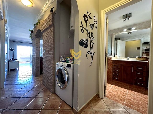 2 bedroom Flat for sale in Torviscas Centro y Alto, Adeje with garage - € 357,000 (Ref: 8518978)