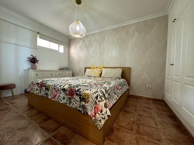 2 bedroom Flat for sale in Torviscas Centro y Alto, Adeje with garage - € 357,000 (Ref: 8518978)