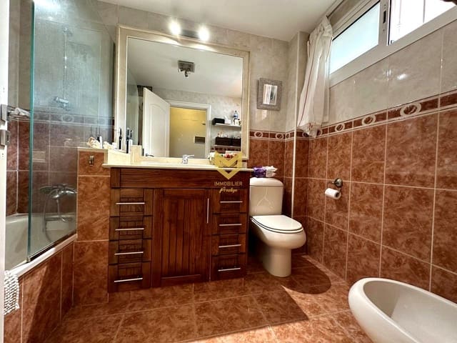 2 bedroom Flat for sale in Torviscas Centro y Alto, Adeje with garage - € 357,000 (Ref: 8518978)