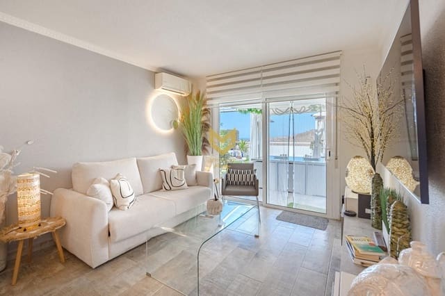 2 bedroom Flat for sale in Torviscas Centro y Alto, Adeje with garage - € 469,000 (Ref: 8578783)