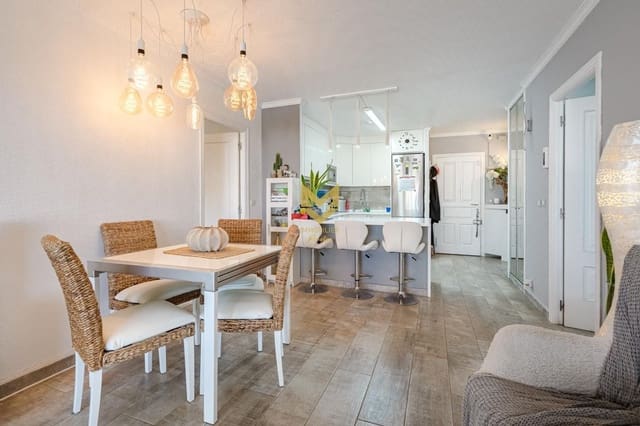 2 bedroom Flat for sale in Torviscas Centro y Alto, Adeje with garage - € 469,000 (Ref: 8578783)