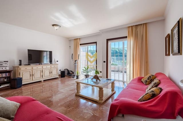 3 soveværelse Villa til salg i Casco Urbano, Adeje med swimmingpool garage - € 656.000 (Ref: 8581101)