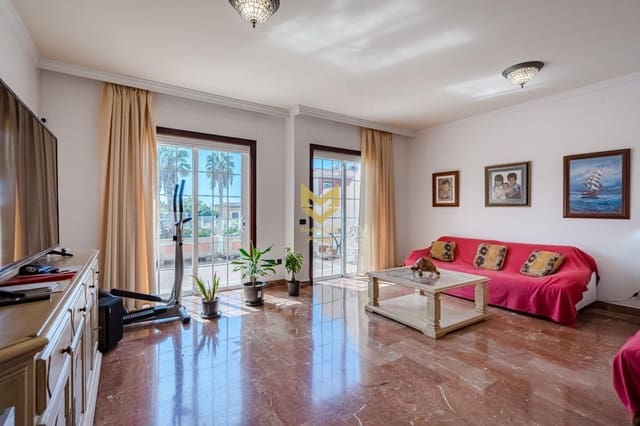 3 soveværelse Villa til salg i Casco Urbano, Adeje med swimmingpool garage - € 656.000 (Ref: 8581101)