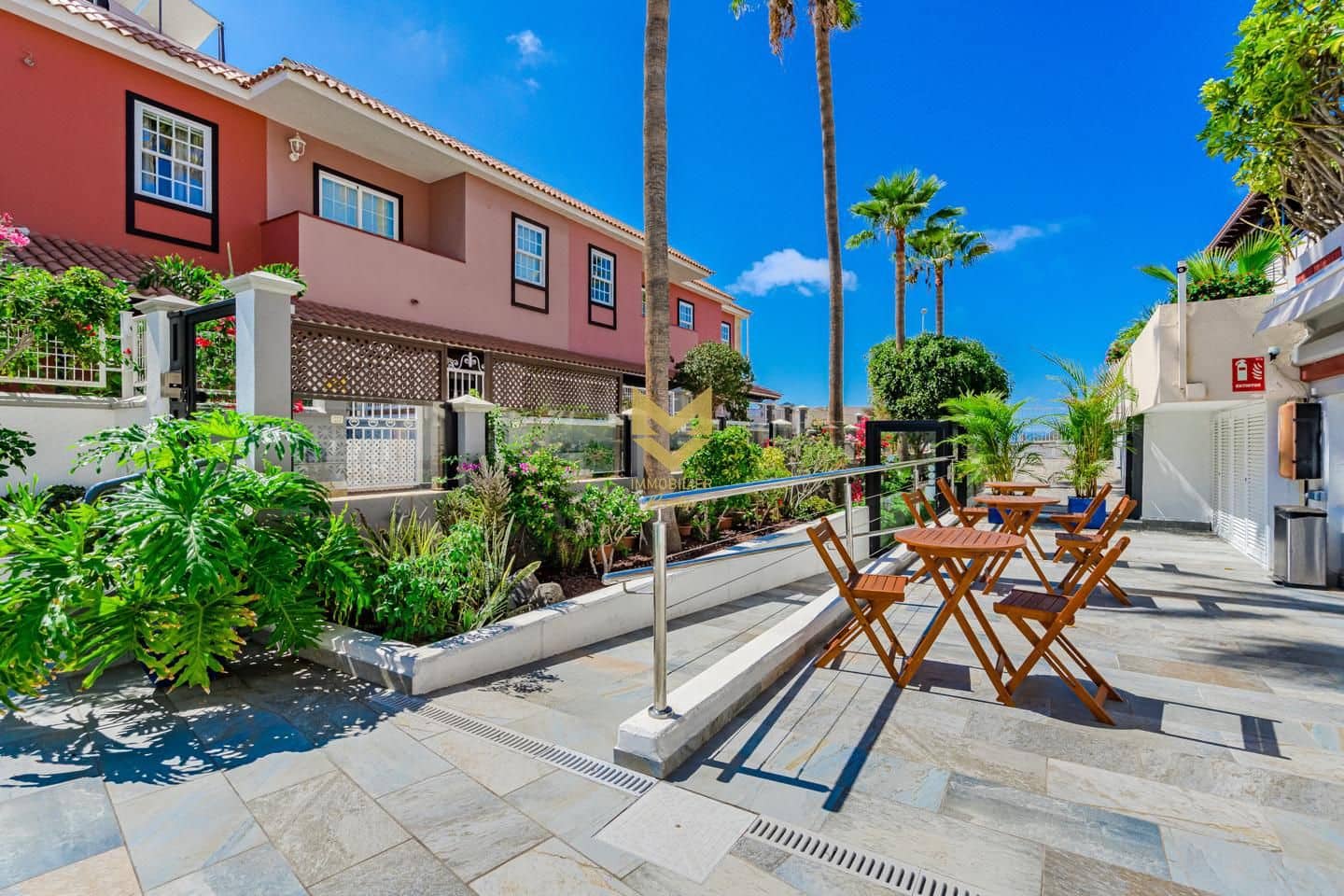 3 soveværelse Villa til salg i Adeje med swimmingpool garage - € 656.000 (Ref: 8581101)