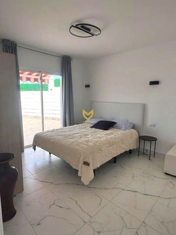 2 bedroom Villa for sale in Callao Salvaje, Adeje with pool - € 730,000 (Ref: 8751873)