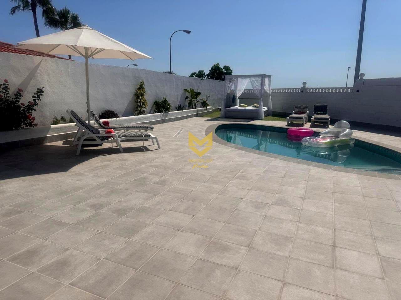 2 soveværelse Villa til salg i Callao Salvaje med swimmingpool - € 730.000 (Ref: 8751873)