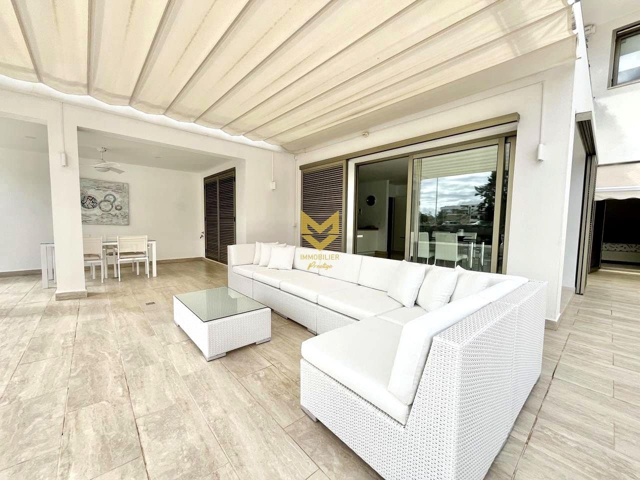 2 soveværelse Lejlighed til salg i Adeje med garage - € 980.000 (Ref: 8783478)