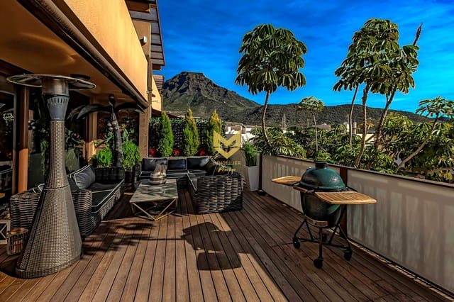 3 soveværelse Villa til salg i Fañabe, Adeje med garage - € 940.000 (Ref: 8791649)