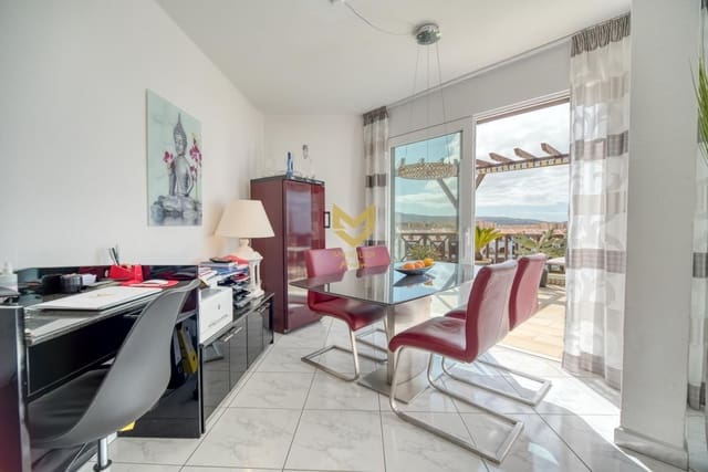 2 soveværelse Lejlighed til salg i Playa de las Americas, Arona - € 1.255.000 (Ref: 8938050)