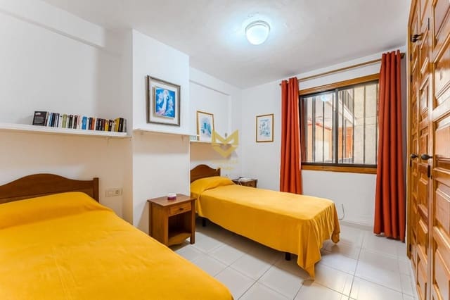 2 soveværelse Lejlighed til salg i Playa de las Americas, Arona - € 535.000 (Ref: 9246035)