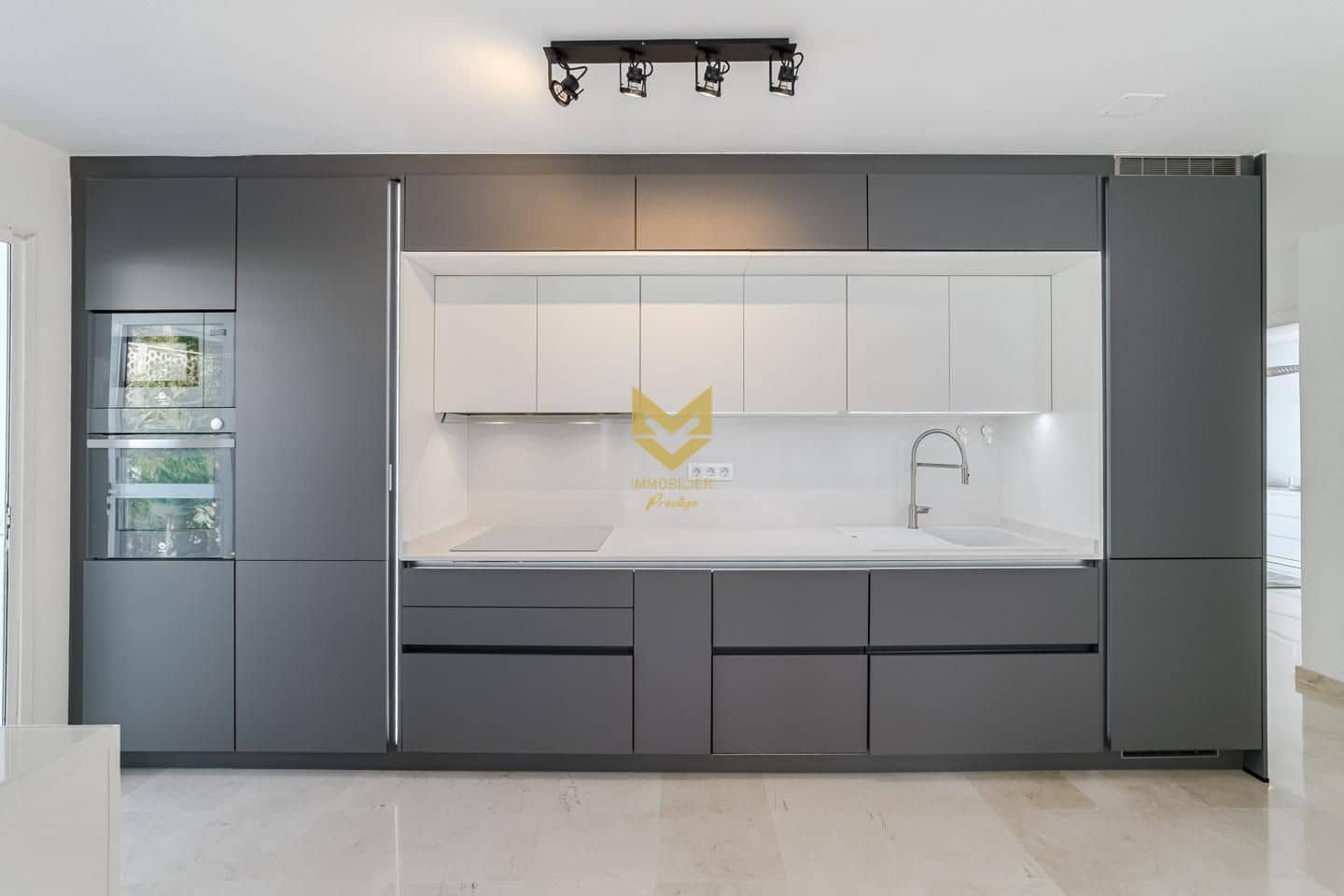 4 soveværelse Villa til salg i Adeje - € 1.880.000 (Ref: 9246184)